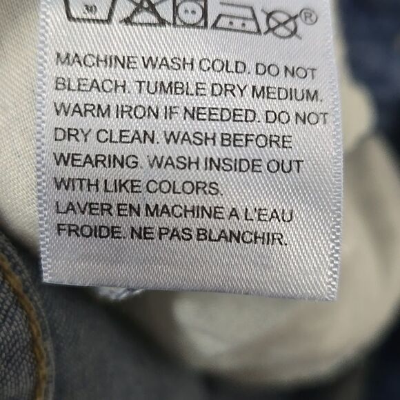 Levi's Women's Mid-rise Bermuda Stretch Pockets Cuffed Distressed Denim Shorts - Picture 5 of 8